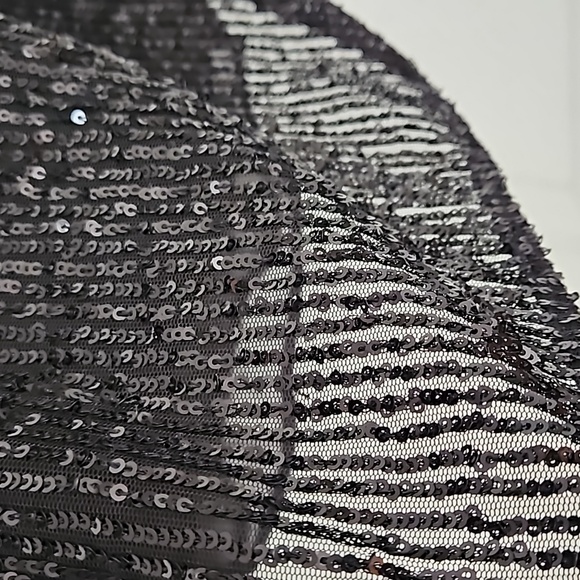 Black sequined top - Picture 3 of 5